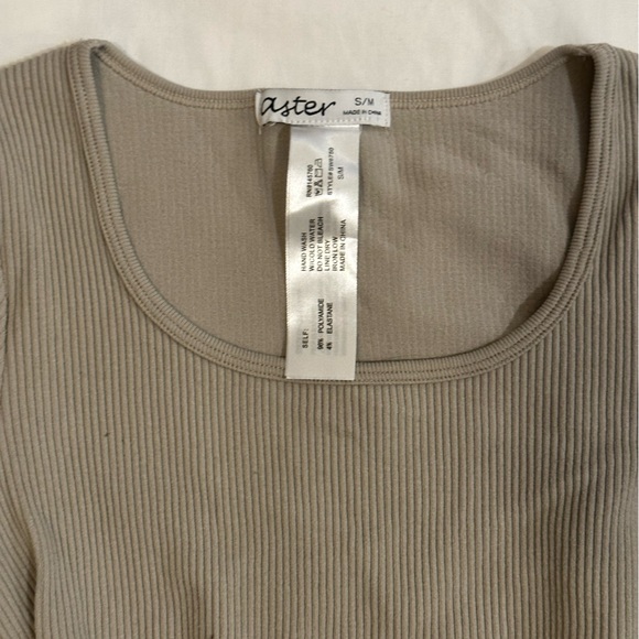 Khaki Quarter Sleeve Ribbed Stretchy Crop Top Size Small / Medium - Picture 4 of 4